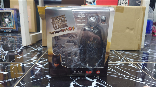 Mua bán MAFEX BATMAN JUSTICE LEAGUE FAKE